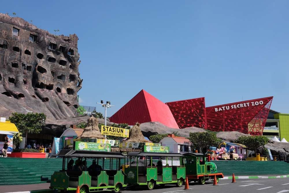 Jatim Park 2 (Batu Secret Zoo & Museum Satwa)